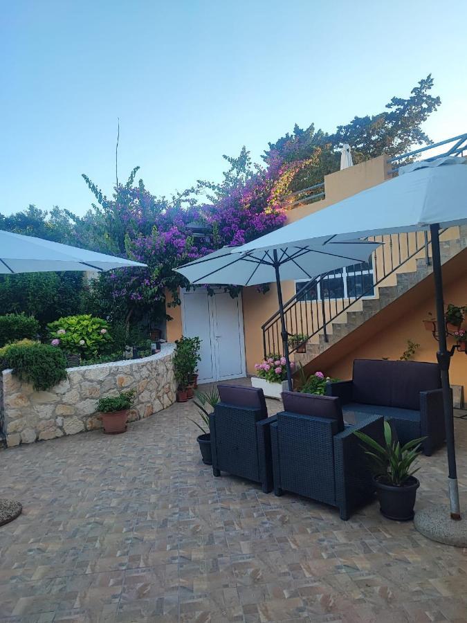 Apartments Pharia Jelsa  Exterior photo