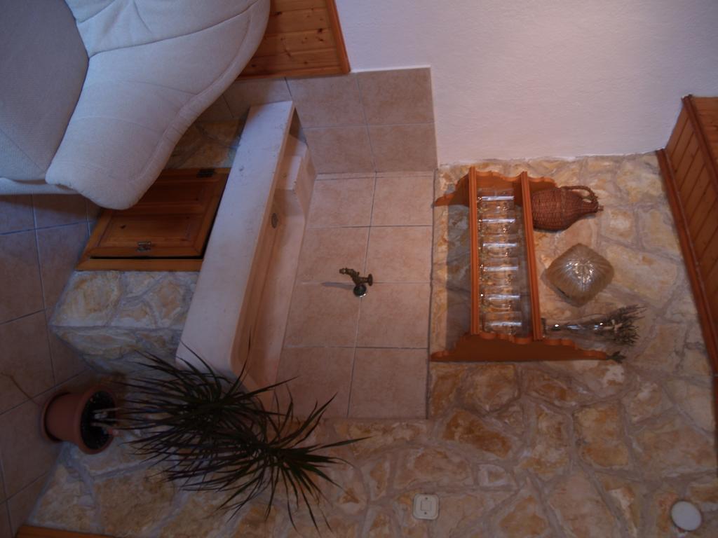 Apartments Pharia Jelsa  Room photo